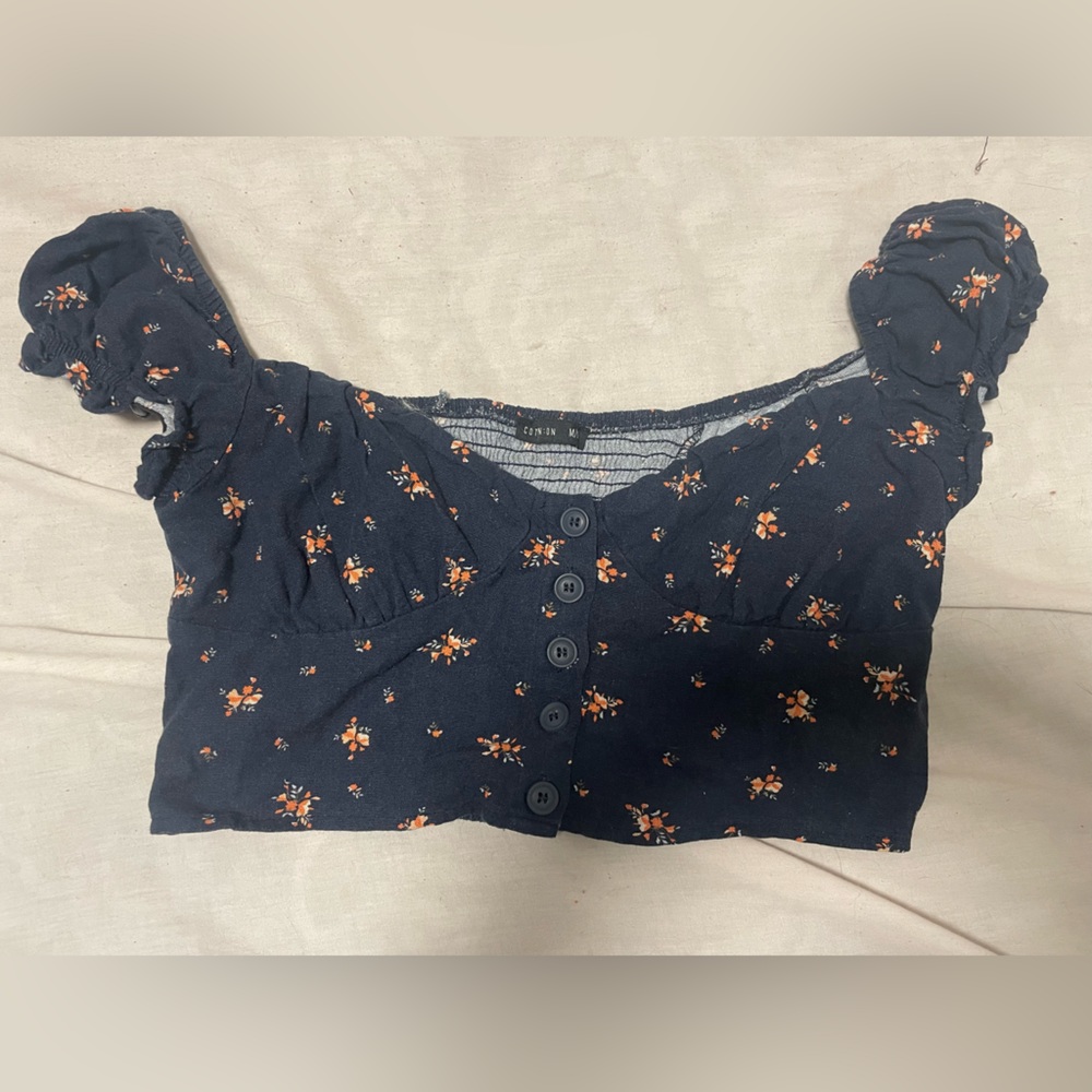 Off-the-shoulder peasant crop top